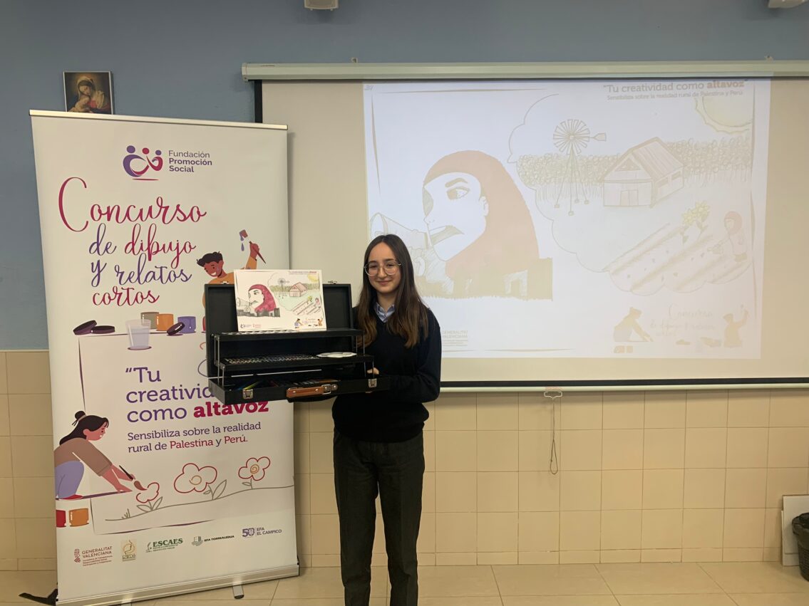 Martina Vegara, ganadora del concurso de dibujo. EFA El Campico