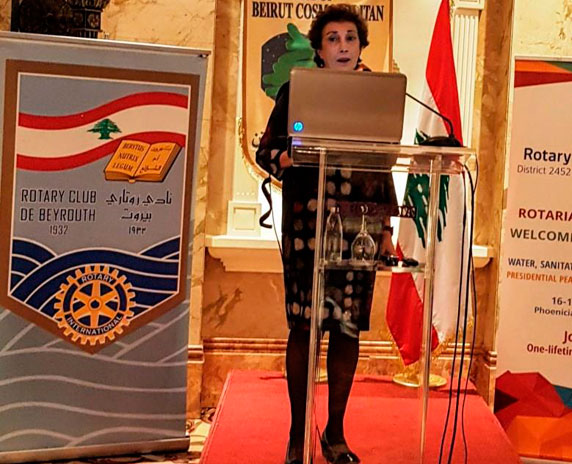 Jumana Trad gives visibility to the Social Promotion Foundation’s work with Syrian refugees in the region at an event organized by the Beirut Cosmopolitan Rotary Club