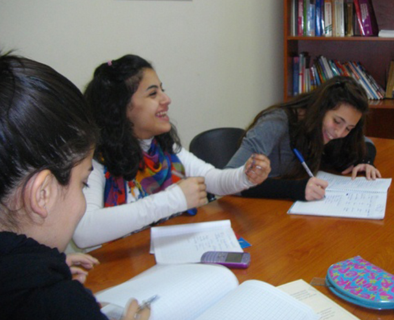Mujer, familia y juventud en Medio Oriente: Lanzamiento del Centro de Formación Continua para la Mujer