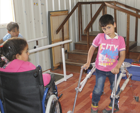 Mejorar las condiciones de vida y la inclusión de los refugiados sirios y jordanos más vulnerables con discapacidad en el Gobernorado de Mafraq, y en los campos de refugiados de Za’atari y Azraq