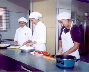Mejorar las posibilidades de formación profesional e inserción laboral de las mujeres del Gran Asunción