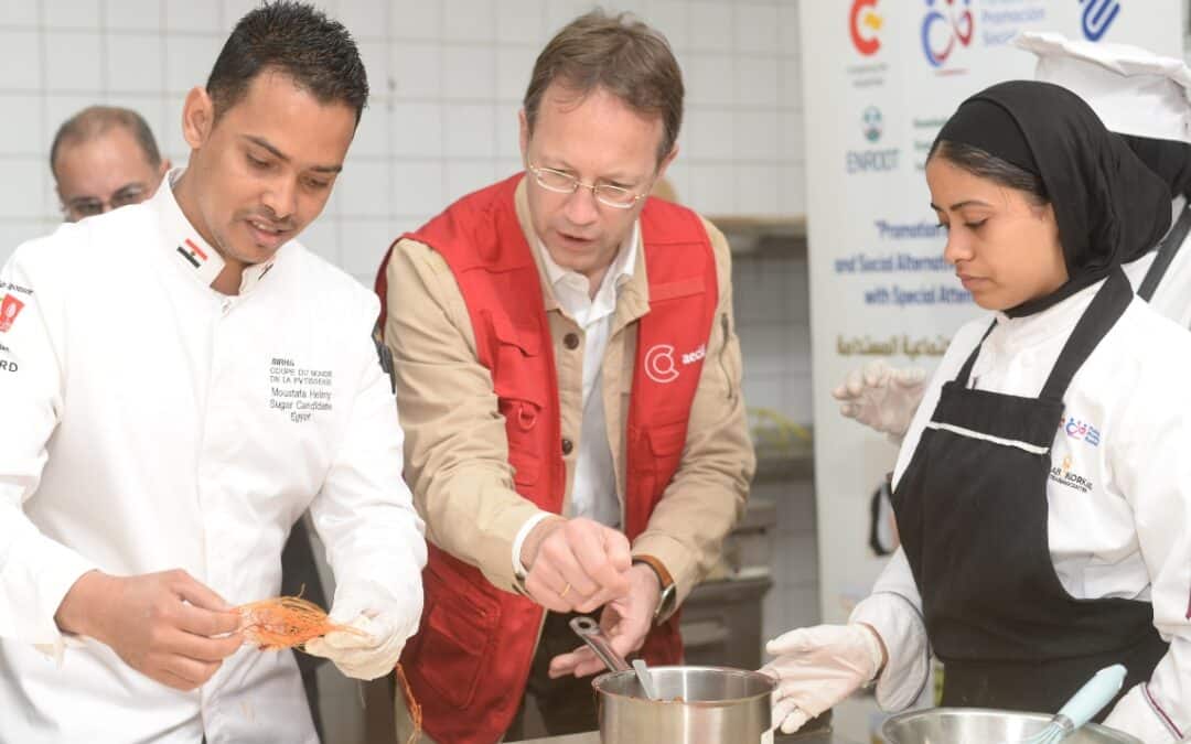 El embajador de España en Egipto visita las actividades de nuestro convenio
