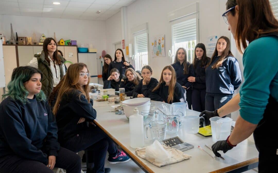 Estudiantes de 3 EFAs celebran el Día Mundial del Agua con un taller de jabones sostenibles