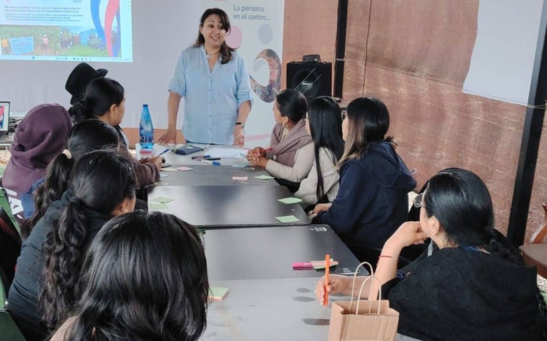 Impartimos el taller ‘Miradas cruzadas. Voces de las mujeres agricultoras de Cullanmayo (Perú) y de la Comunidad Valenciana’